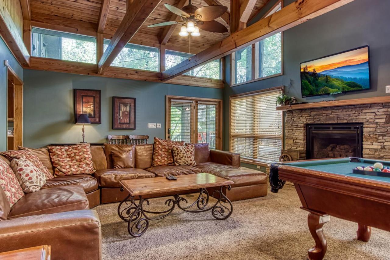 Mountain Lake Lodge, Hot Tub, Theater Room, 1089 Free Tickets Each Paid Day, Dollywood And More Sevierville Luaran gambar