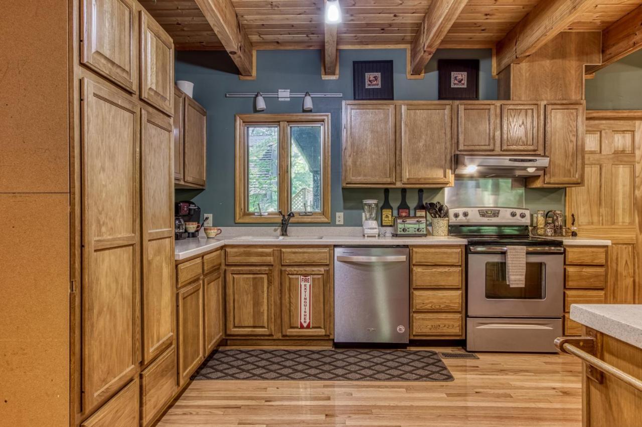 Mountain Lake Lodge, Hot Tub, Theater Room, 1089 Free Tickets Each Paid Day, Dollywood And More Sevierville Luaran gambar