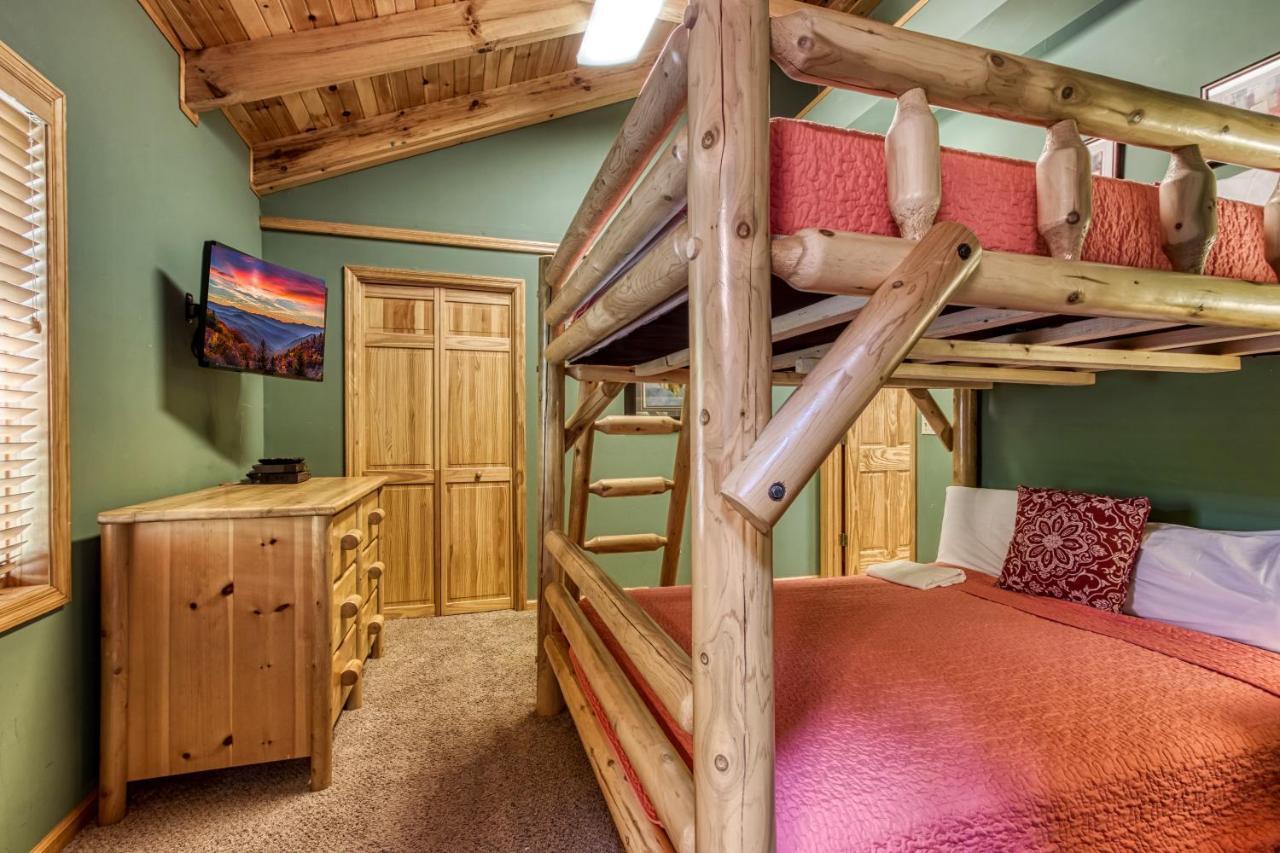 Mountain Lake Lodge, Hot Tub, Theater Room, 1089 Free Tickets Each Paid Day, Dollywood And More Sevierville Luaran gambar