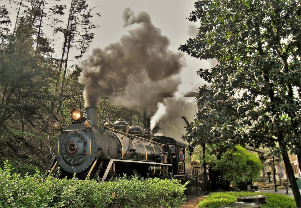 Mountain Lake Lodge, Hot Tub, Theater Room, 1089 Free Tickets Each Paid Day, Dollywood And More Sevierville Luaran gambar