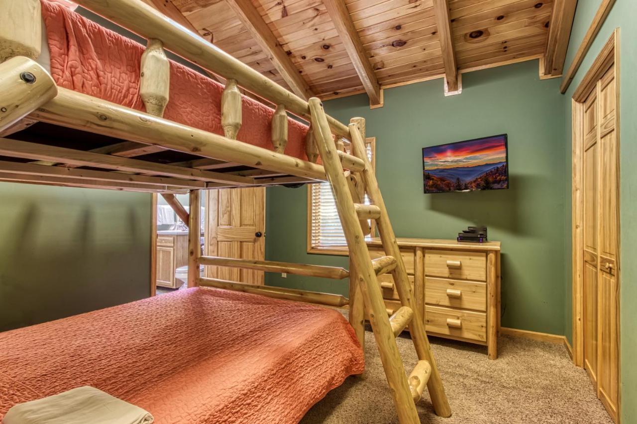 Mountain Lake Lodge, Hot Tub, Theater Room, 1089 Free Tickets Each Paid Day, Dollywood And More Sevierville Luaran gambar