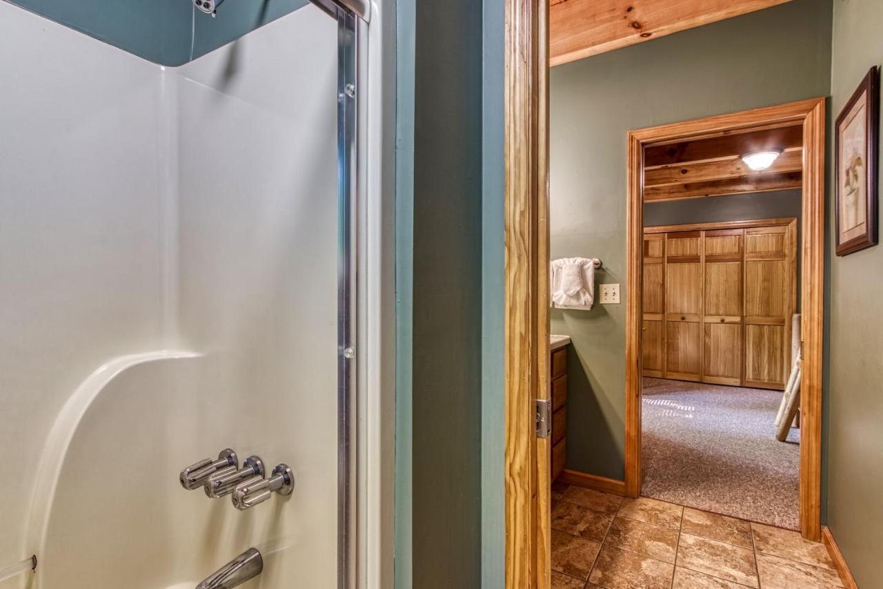 Mountain Lake Lodge, Hot Tub, Theater Room, 1089 Free Tickets Each Paid Day, Dollywood And More Sevierville Luaran gambar