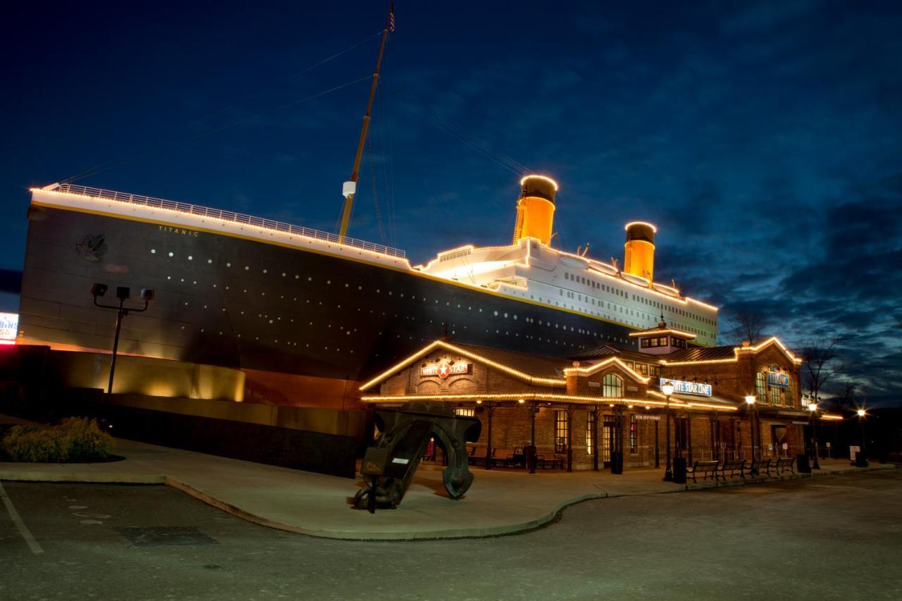 Mountain Lake Lodge, Hot Tub, Theater Room, 1089 Free Tickets Each Paid Day, Dollywood And More Sevierville Luaran gambar