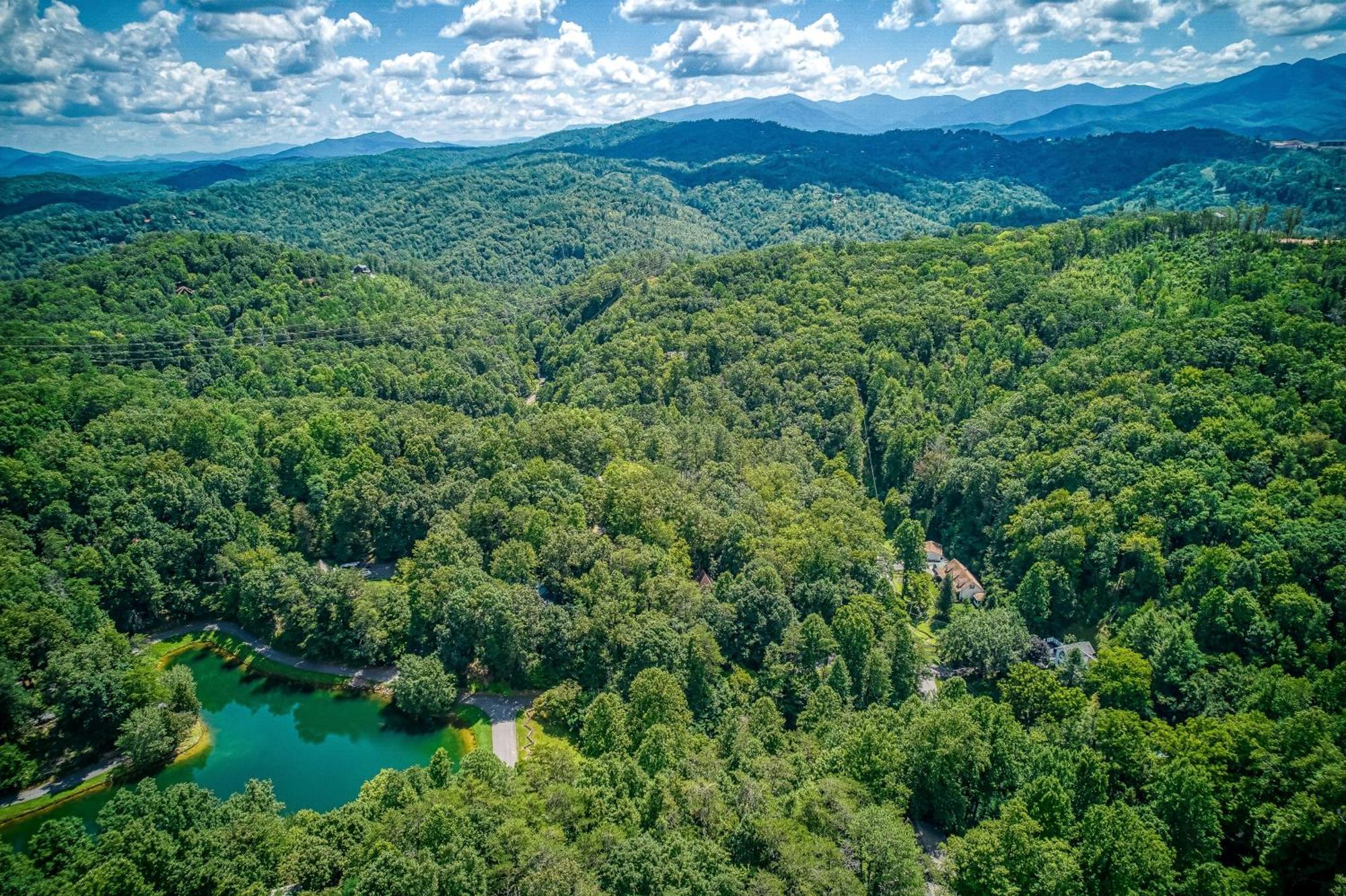 Mountain Lake Lodge, Hot Tub, Theater Room, 1089 Free Tickets Each Paid Day, Dollywood And More Sevierville Luaran gambar