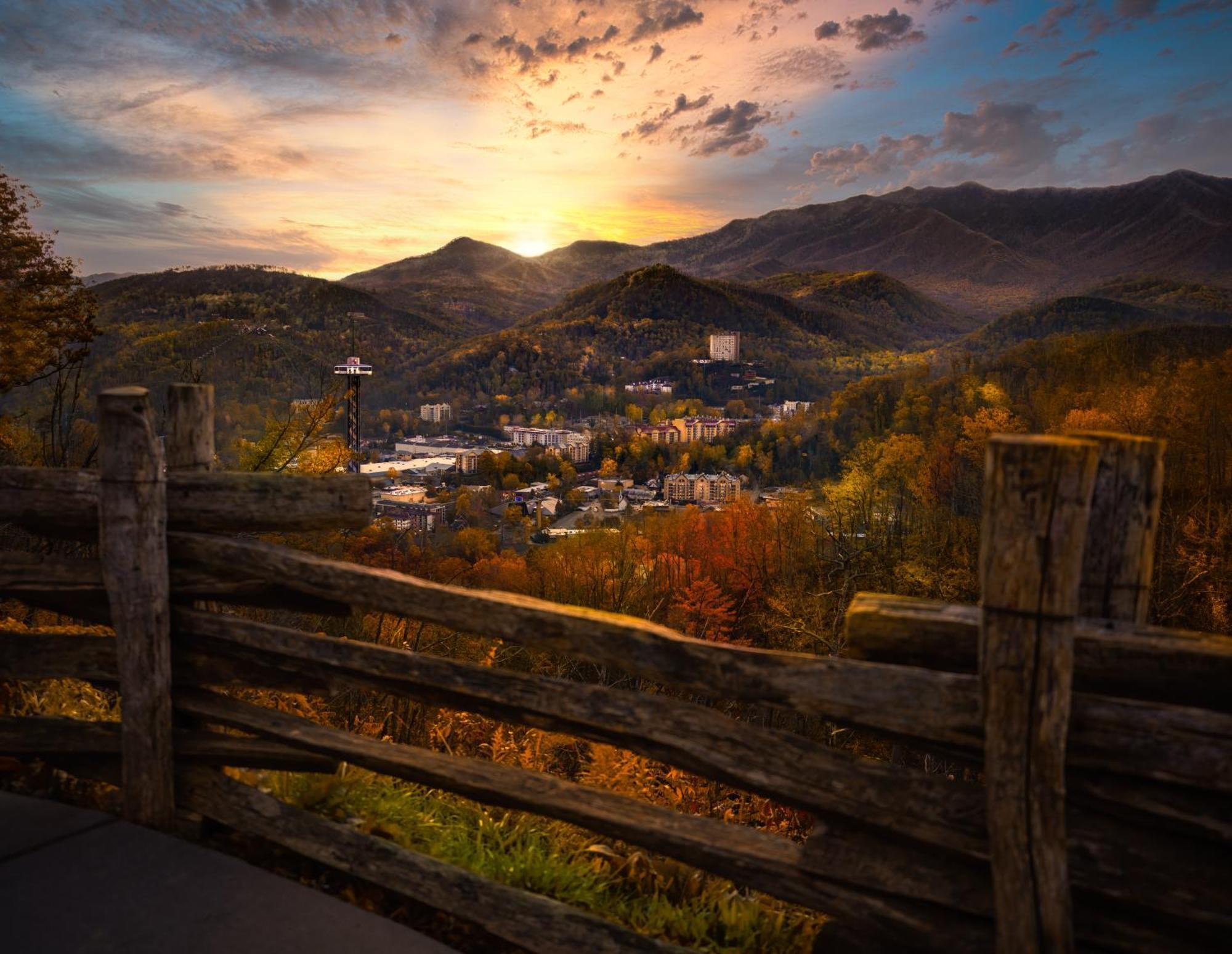 Mountain Lake Lodge, Hot Tub, Theater Room, 1089 Free Tickets Each Paid Day, Dollywood And More Sevierville Luaran gambar